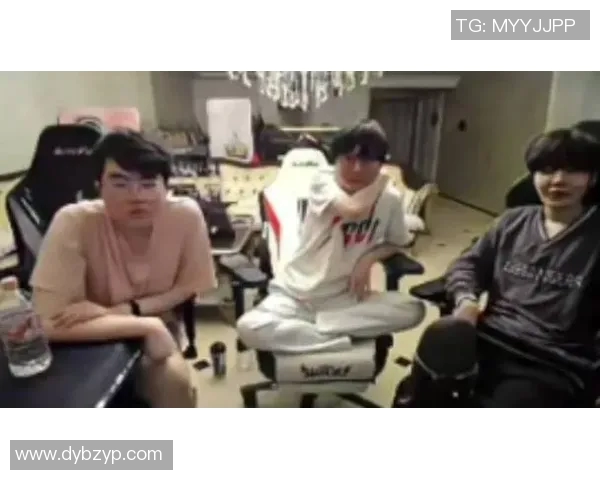 世界冠军杯点评IG在S15赛季的耐力表现与电竞比分分析 世界冠军杯点评IG在S15赛季的耐力表现与电竞比分分析