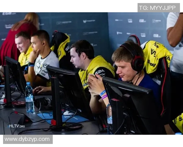 杨芳回顾CSGO职业生涯与S15电竞比分的精彩瞬间与成长历程 杨芳回顾CSGO职业生涯与S15电竞比分的精彩瞬间与成长历程